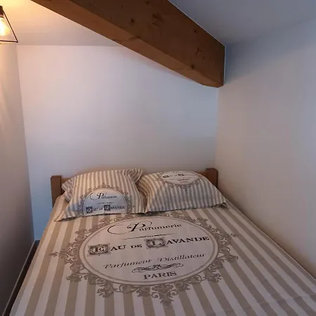 Studio-cabine Au Calme Proche De Nimes Apartmán Bouillargues