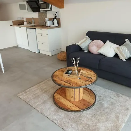 Appartement Studio-cabine Au Calme Proche De Nimes *