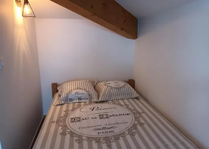 Studio-cabine Au Calme Proche De Nimes Апартаменты Bouillargues