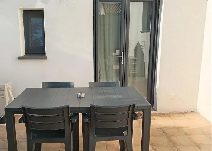 Studio-cabine Au Calme Proche De Nimes Апартаменты